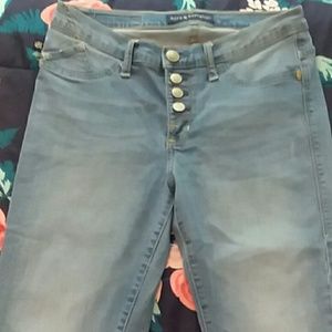 Low rise skinny jeans